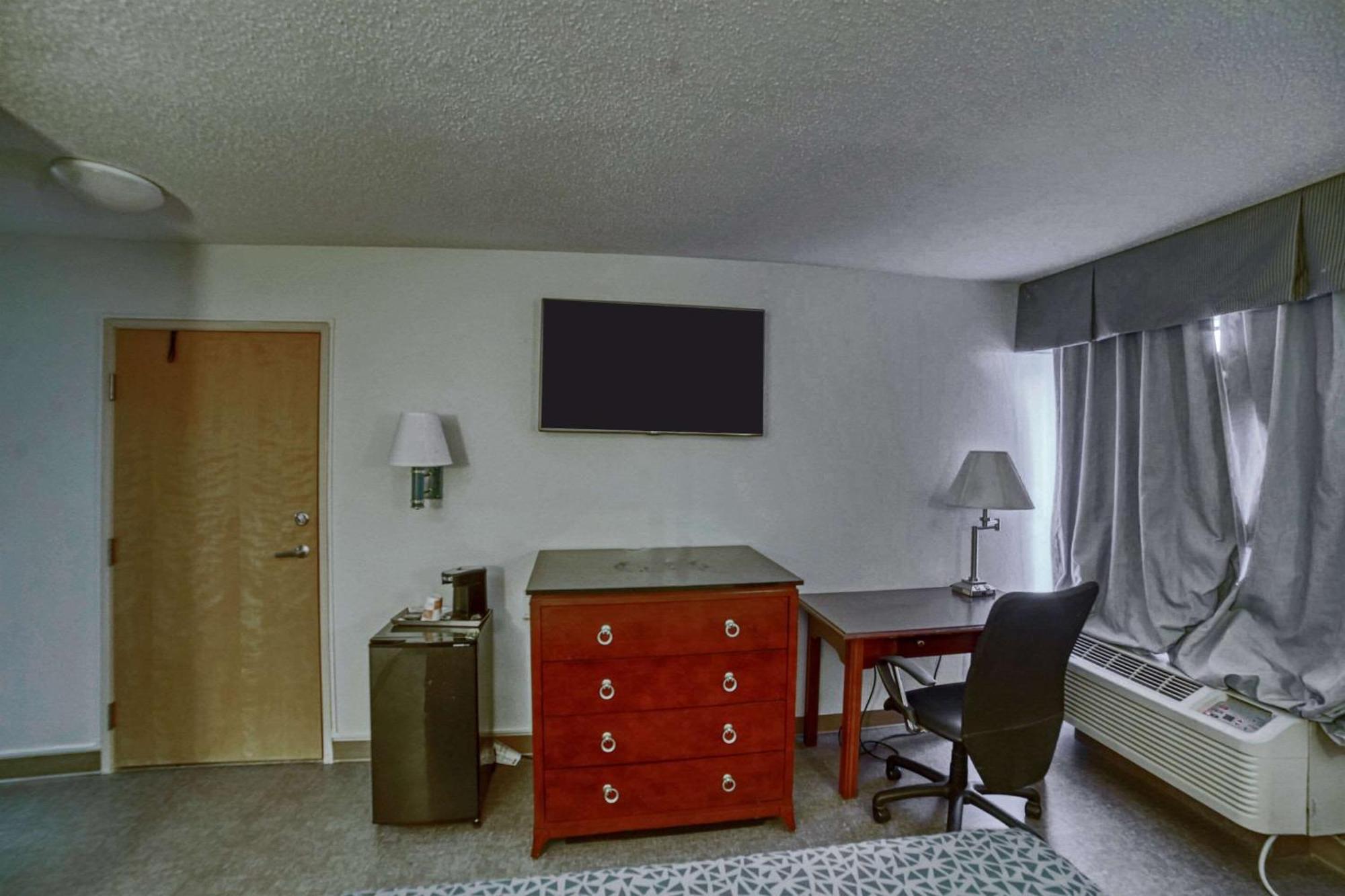 Econo Lodge Raleigh Exterior photo